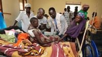 A woman receiving rehabilitation sessions and psychosocial support from HI emergency teams in South Sudan. 